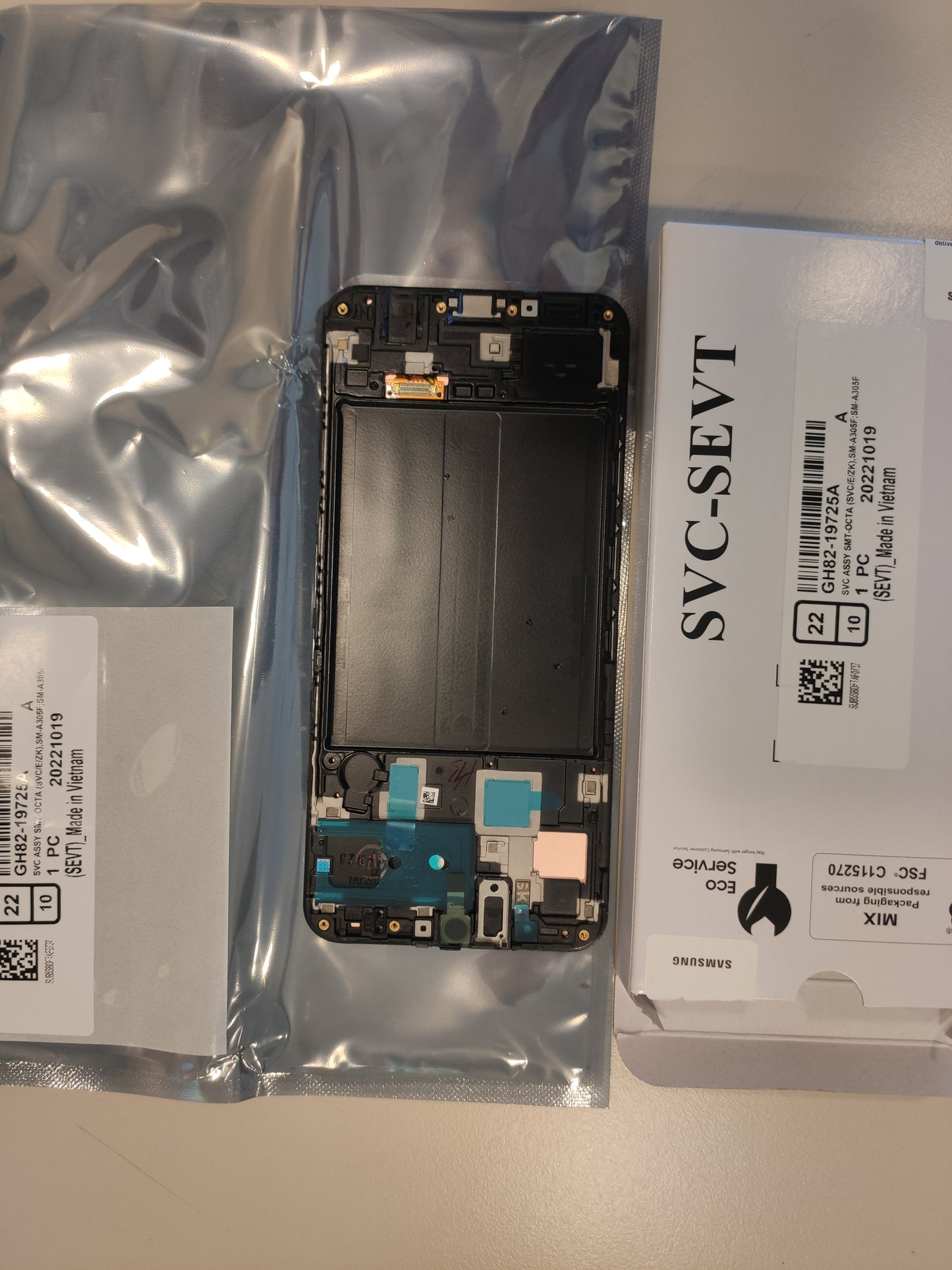 GH82-19725A – Samsung A30 SM-A305 Original LCD Display Black