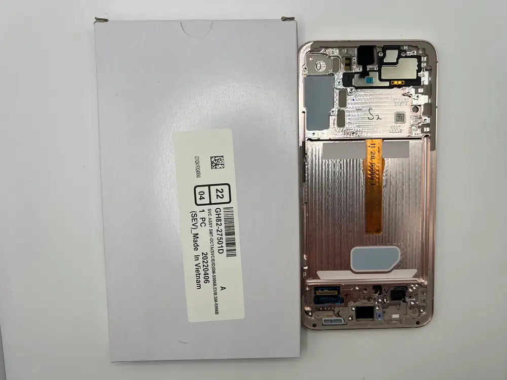 GH82-27501D – Samsung SM-S906 SM-S906 Original Service Pack LCD Display – Pink Gold / Gold Samsung Service Pack LCD