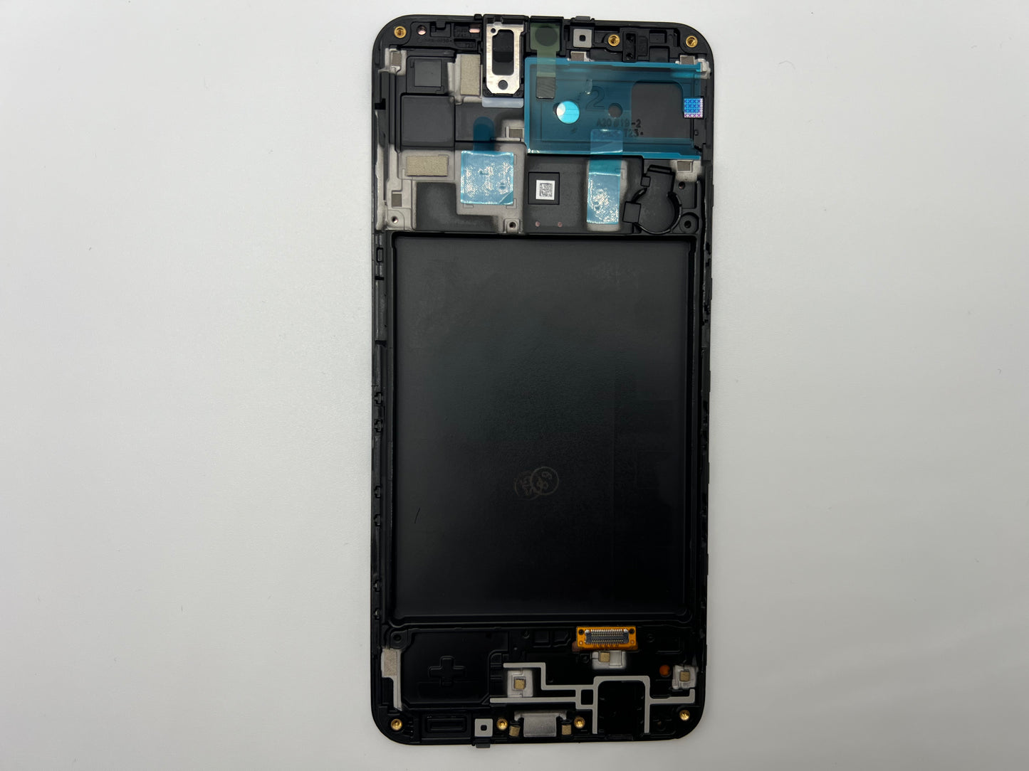 GH82-19572A – Samsung Galaxy A20 SM-A205 Original Service Pack LCD Display – Black / Red / Blue