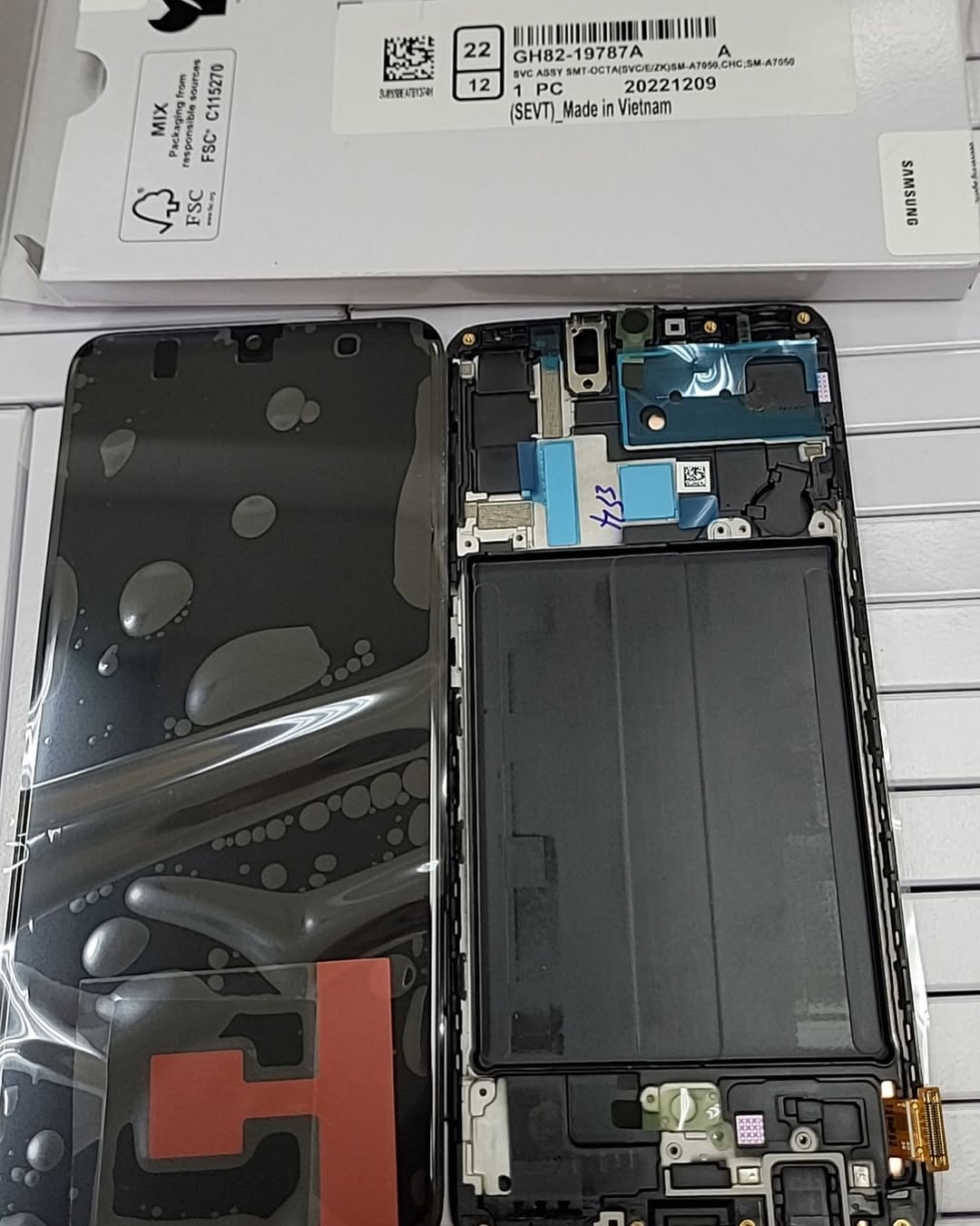 GH82-19747A Samsung Original Service Pack LCD Display
