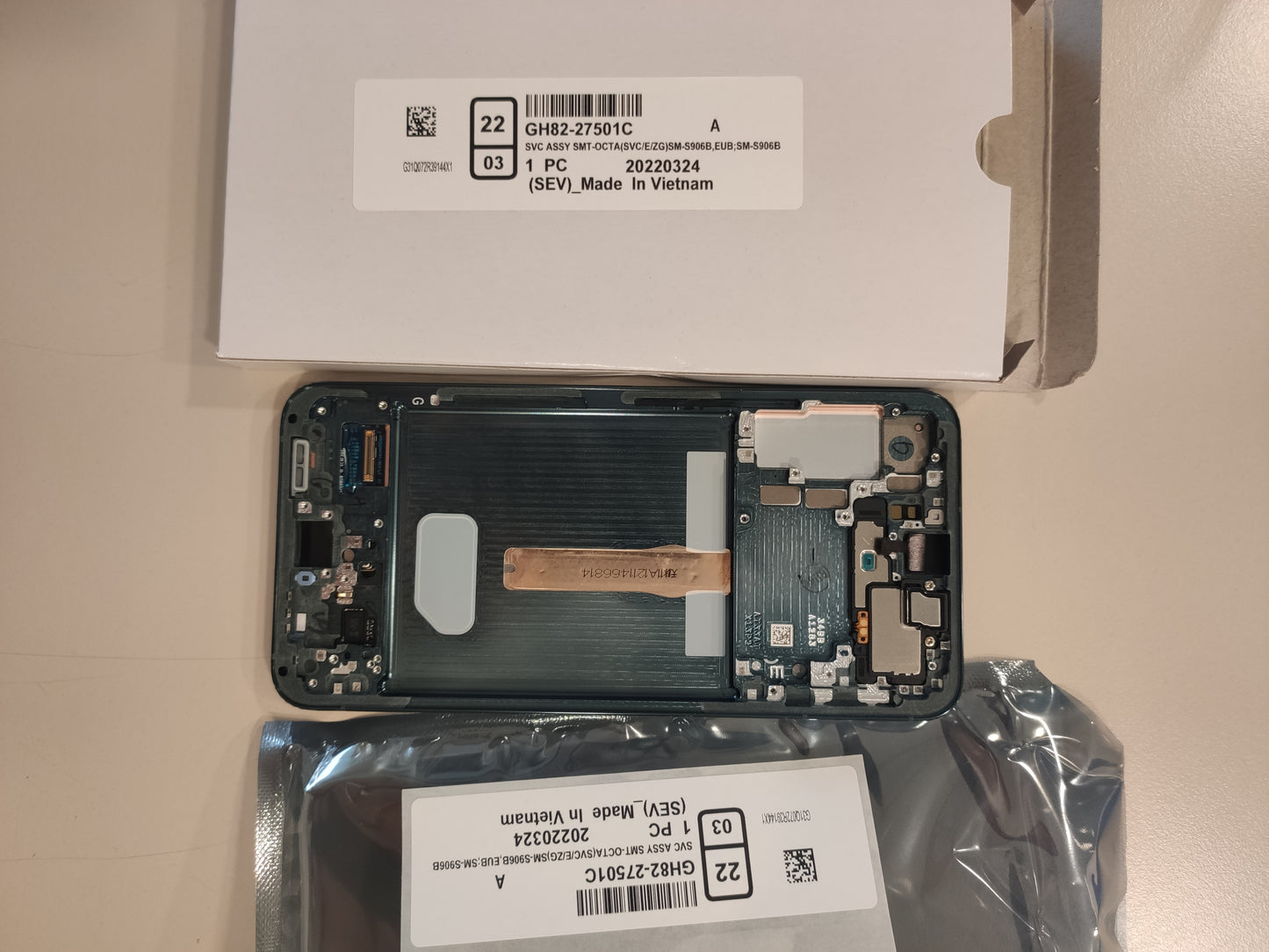 GH82-27501C – Samsung S22 PLus SM-S906 Original LCD Display Pink Gold