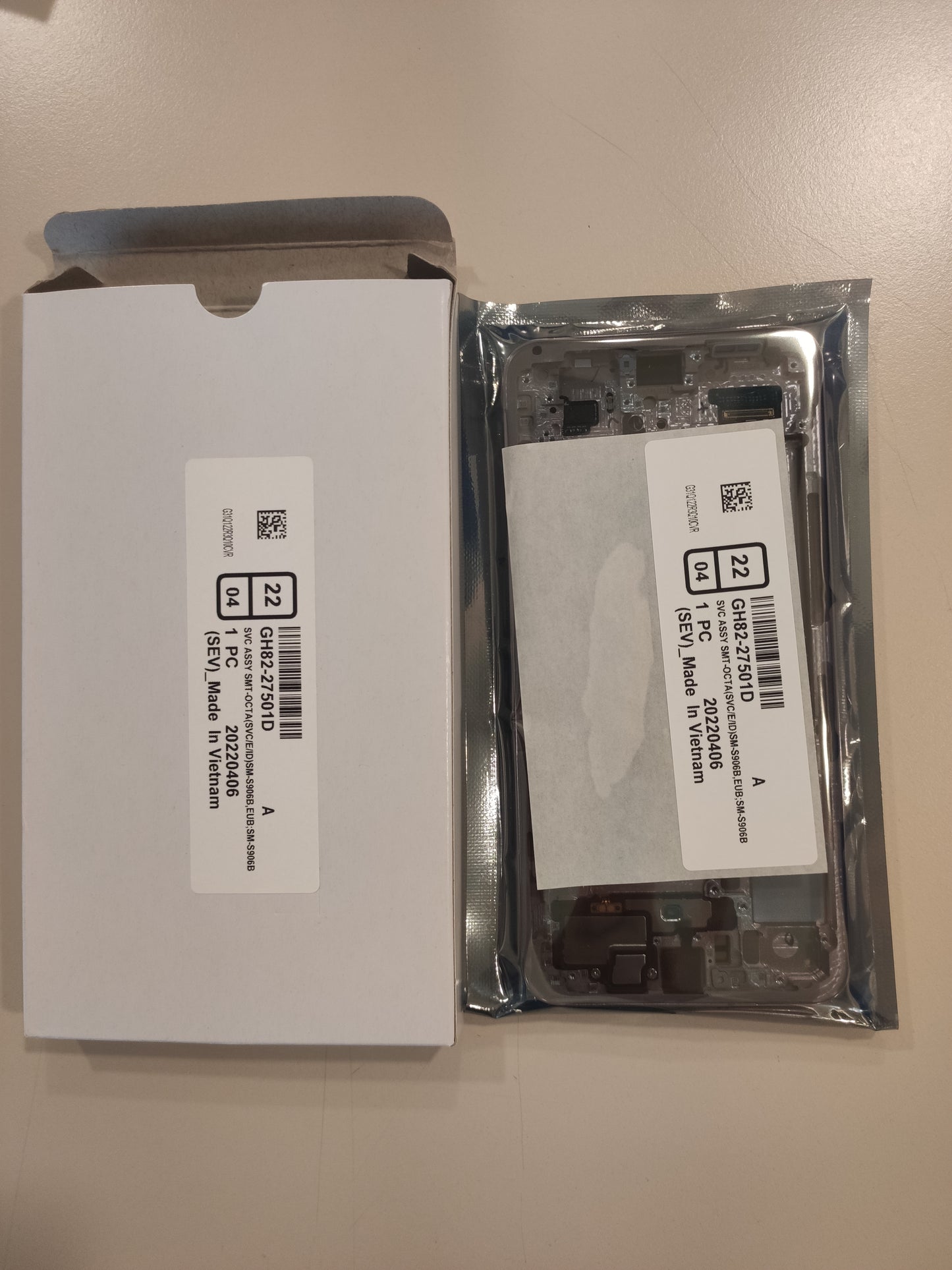 GH82-27501D – Samsung S22 PLus SM-S906 Original LCD Display