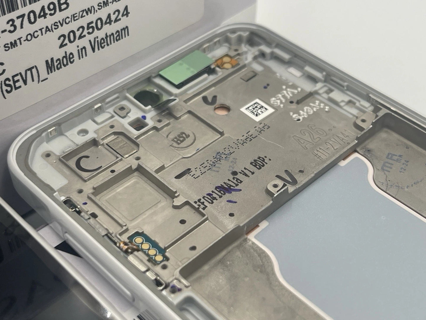 GH82-37049B – Samsung SM-A266 SM-A266 Original LCD Display White