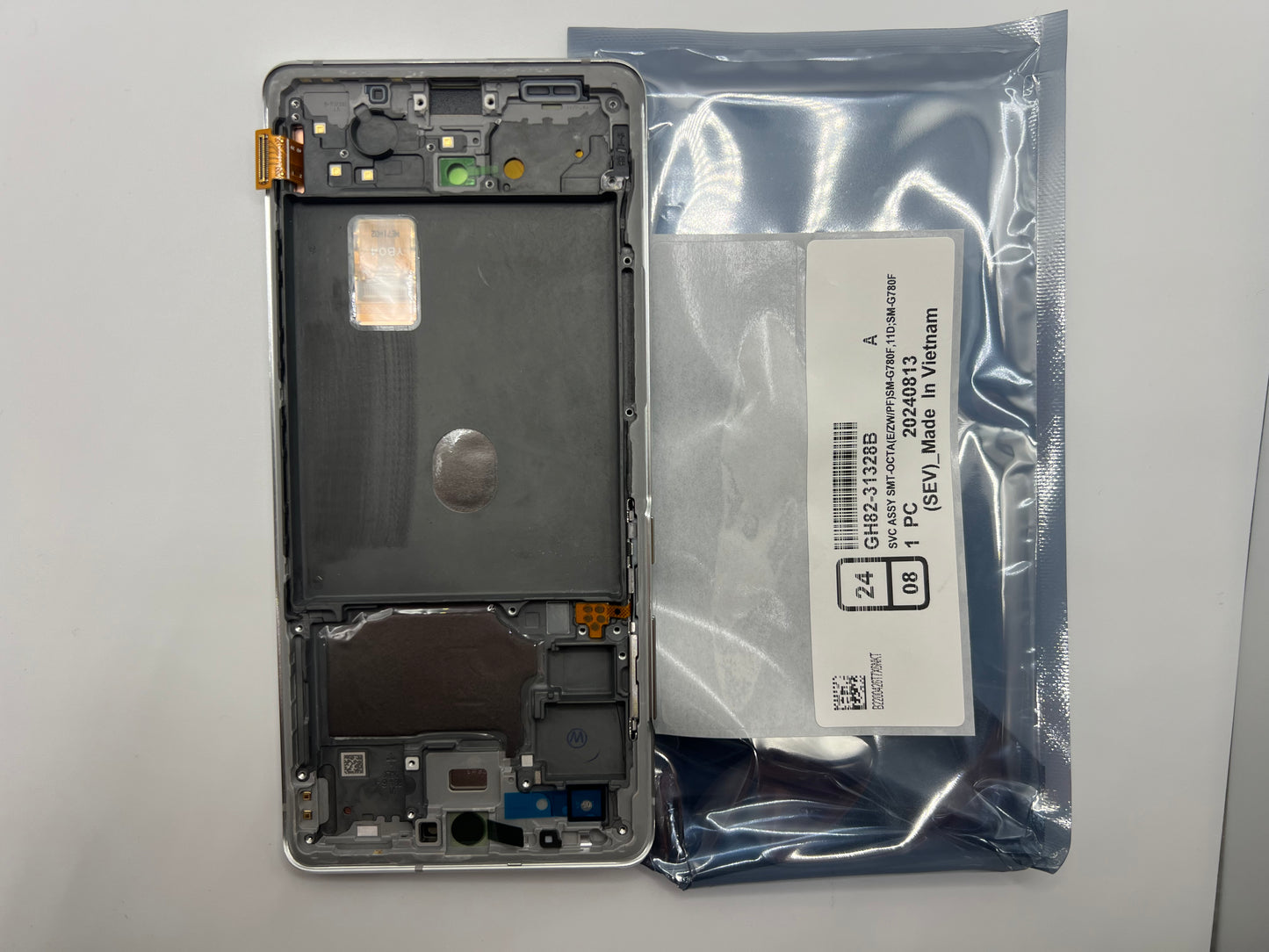 GH82-31328B – Samsung Galaxy S20 Fe SM-G780 Original Service Pack LCD Display – White